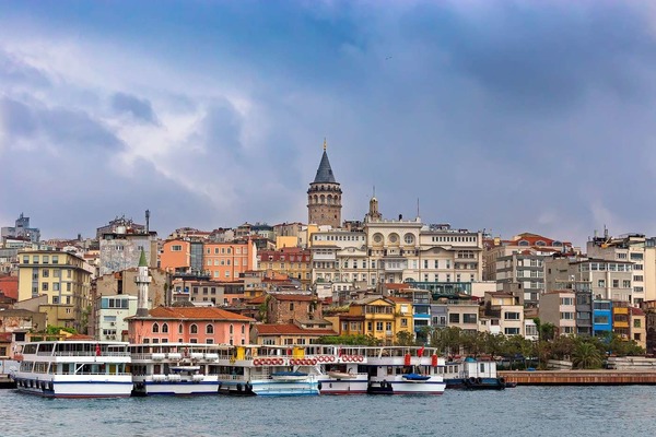 Quel nom la ville d'Istanbul a-t-elle porté au moment de sa fondation ?