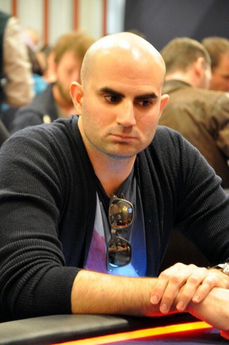 Sur quel site de poker joue Sylvain Looslie ?
