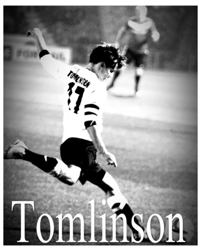 Quel est le deuxième prénom de Louis Tomlinson ?
