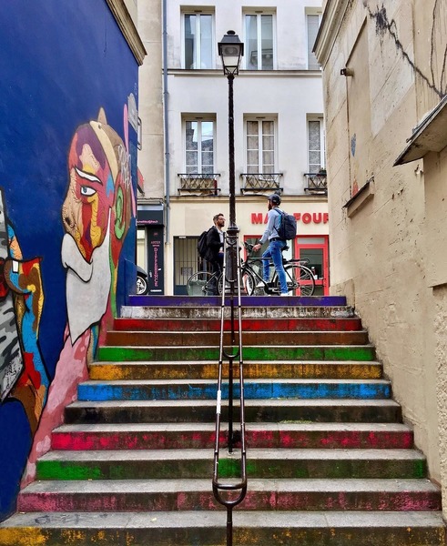 Qu'a de particulier la rue des Degrés à Paris dans le deuxième arrondissement ?