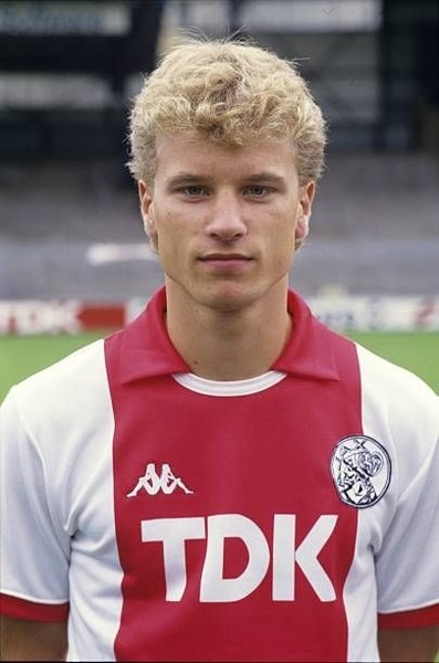 L' Ajax est le premier club pro de la carrière de Dennis Bergkamp.