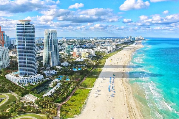 De quel côté de la Floride la ville de Miami se trouve-t-elle ?