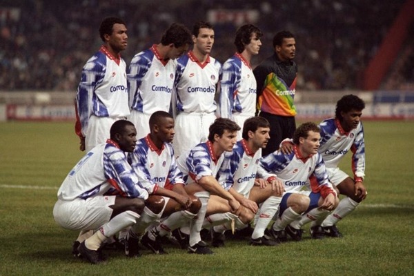 Le 18 mars 1993, contre quelle équipe le PSG va-t-il jouer le quart de finale retour de la Coupe UEFA au Parc des Princes ?