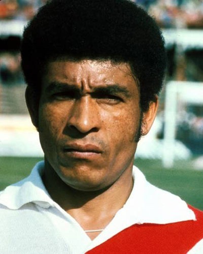 Pour quelle sélection nationale Héctor Chumpitaz  jouait-il ?