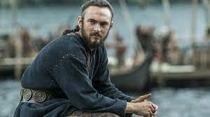 Comment s'appelle le moine et ami de Ragnar ?