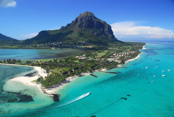 Quelle est l'île soeur de la Réunion ?