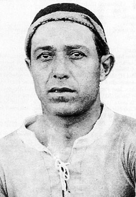 Star du Football des années 20, quel était le surnom de l'attaquant Ángel Romano ?