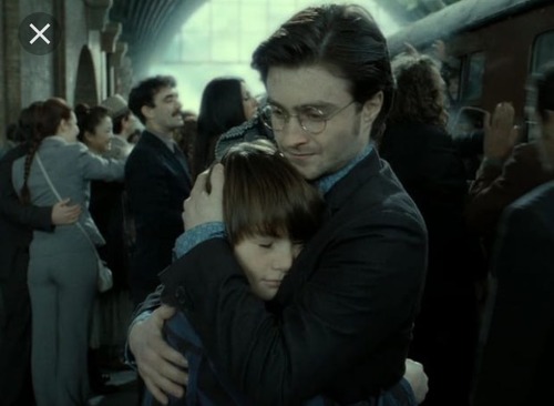 Comment s'appelle le fils aîné d'Harry Potter ?