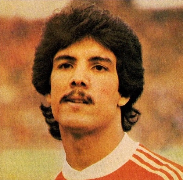 Ballon d'Or africain en 1977, il s'agit du tunisien ......