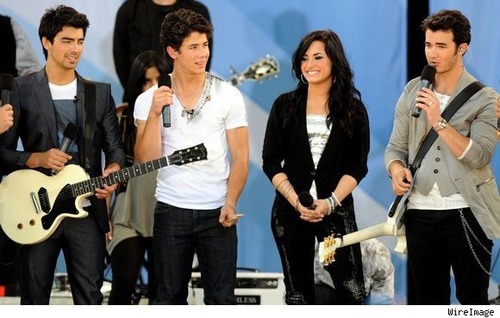 Dans quel film Demi a joué avec les Jonas Brothers ?