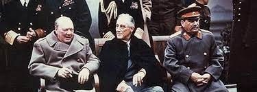 En février 1945, Churchill, Roosevelt et Staline se réunissent à la conférence de Yalta... Avant 2014, la ville de Yalta faisait encore partie intégrante de...