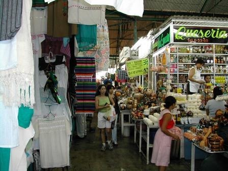 Dans quel pays se situe le marché d’Oaxaca, célèbre pour ses étals de chocolats ?