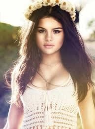 Selena gomezin en sevdiği renk nedir ?