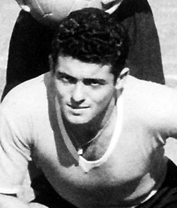En 1954 lors du Mondial suisse, il inscrit un total de 4 buts. C'est ?