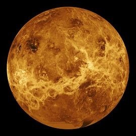 Elle est très visible en ce début d’année, le soir à l’ouest ou le matin à l’est, on l’appelle « l’étoile du Berger ». C’est en réalité une planète. Laquelle ?
