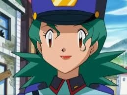 Comment s'appelle la policière dans Pokemon ?