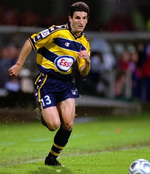 Qui est cet attaquant prometteur qui a fait les beaux jours de Sochaux au début des années 2000 ?
