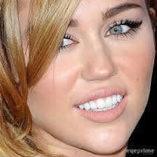 De quelle couleur sont les yeux de Miley Cyrus ?