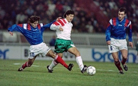 Avec Paul le Guen qui étaient les deux autres joueurs du PSG titulaire au parc des Princes lors de la défaite tragique face à la Bulgarie des éliminatoires du mondial 94 ?