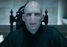 Pourquoi Voldemort est-il chauve ?