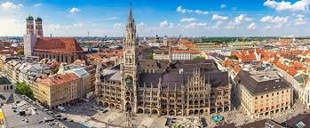 Comment s'appelle la place centrale de Munich ?