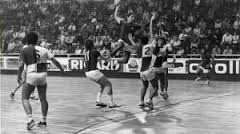 Le handball a été inventé dans les années...