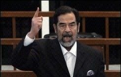 Arrêté et executé en fin d'année, de quel pays Saddam Hussein était-il Président pendant plus de 23 ans ?