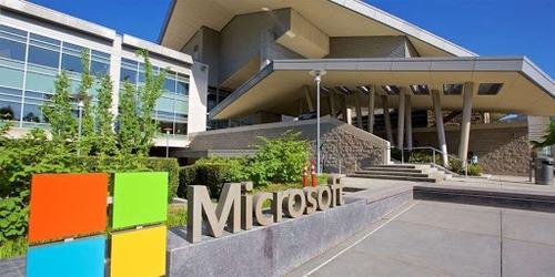 Quelle était l'encyclopédie numérique créée par Microsoft en 1993 ?
