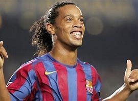 Dans quel pays joue Ronaldinho ?