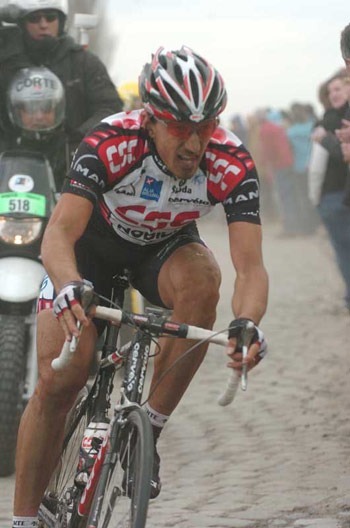 Dès mes débuts professionnels je me faisais remarquer pour mes performances en contre la montre. En 2006 je remportais mon premier Paris-Roubaix. Mon principal concurrent était Tom Boonen. Depuis 2016 je suis retraité du peloton. Qui suis-je ?