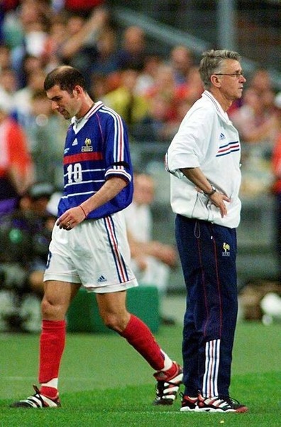 Contre quelle équipe Zinédine Zidane a-t-il été expulsé lors du Mondial 98 ?