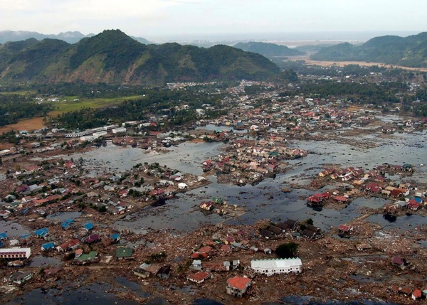 Le séisme du 26 décembre 2004 dans l'océan Indien est un tremblement de terre qui s'est produit au large de l'île indonésienne de Sumatra avec une magnitude de ...