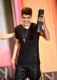 Combien Justin a gagné de trophées au MMVA 2012 ?
