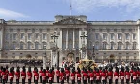 Queen Elizabeth official residence is...