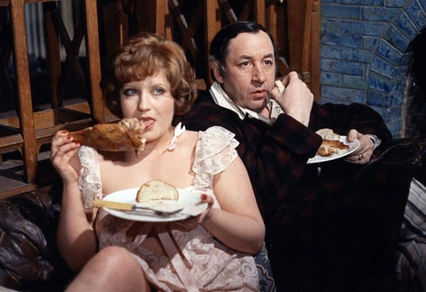 Dans un film franco-italien réalisé par Marco Ferreri en 1973, comment est le repas ?