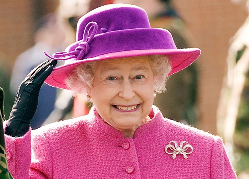 La Reine d'Angleterre (actuelle) s'appelle Victoria.