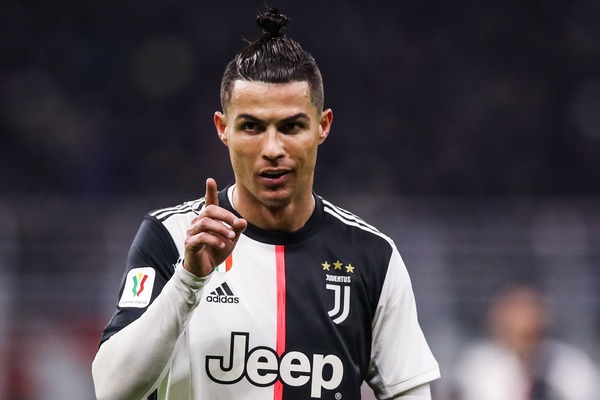 Qui est ce joueur de foot ?
