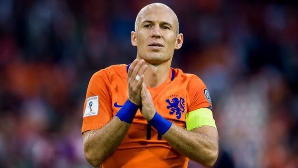 Arjen Robben avait sa "spéciale", gaucher super rapide a démarré sa carrière dans quel club (le même que Van Dijk) ?