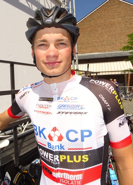 Quel est le prénom du coureur cycliste Van Der Poel (grand) ?
