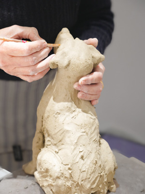 Quelle est cette matière généralement utilisée par les sculpteurs ?