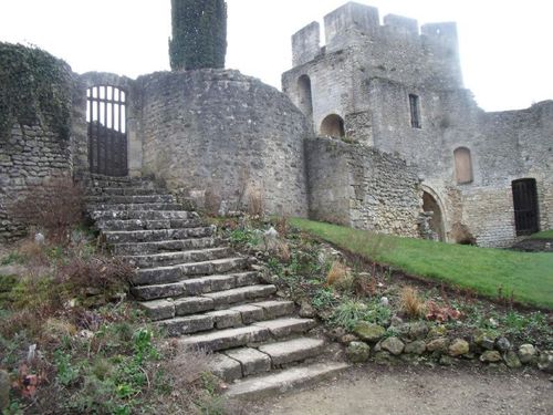 Que cacherait le château de Gisors, dans l'Eure ?