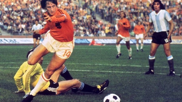 Quel nom a été donné au Football pratiqué par les Hollandais durant ce tournoi ?