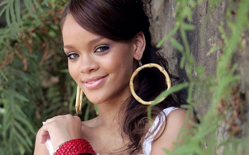 Rihanna a deux frères :
