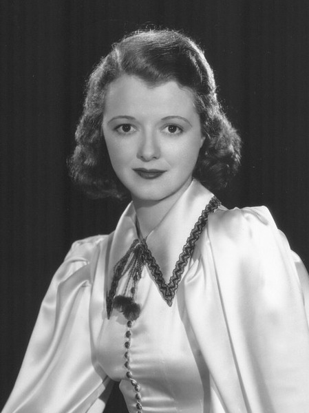 Première actrice à recevoir l'Oscar de la Meilleure Actrice en 1929, quelle est la partiularité de la récompense de Janet Gaynor ?