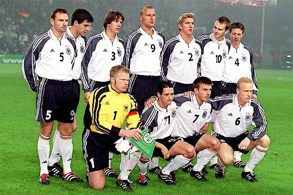 Avec la Mannschaft, il est retenu pour participer à l'Euro 2000.