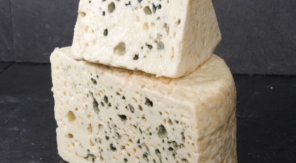 Le Roquefort est un fromage :