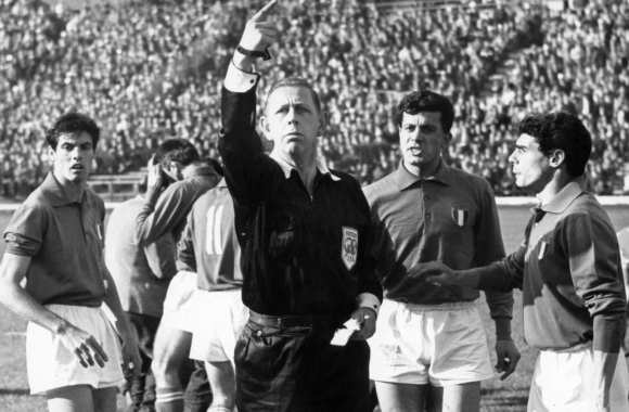 Lors du Mondial de 1962, les italiens sont à nouveau éliminés dès les phases de poules.