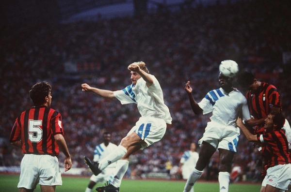 Le 26 mai 1993, lors de la finale de la LDC, il inscrit le seul but du match face à l'AC Milan, suite à un corner tiré par......