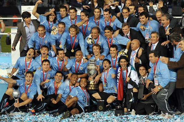 Avec la Celeste, contre qui remporte-t-il la finale de la Copa América 2011 ?