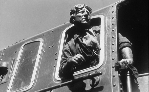 Dans le film " La Bête humaine" , il joue le rôle d'un conducteur de locomotive. Quel est son nom ?